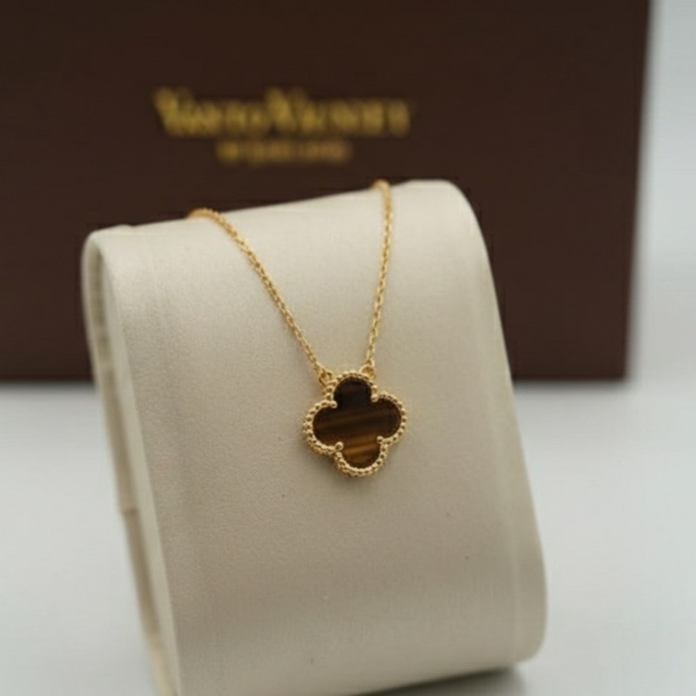 ***Clover Motif Pendant Necklace, Sterling Silver, 18K Gold Plated -
Motif